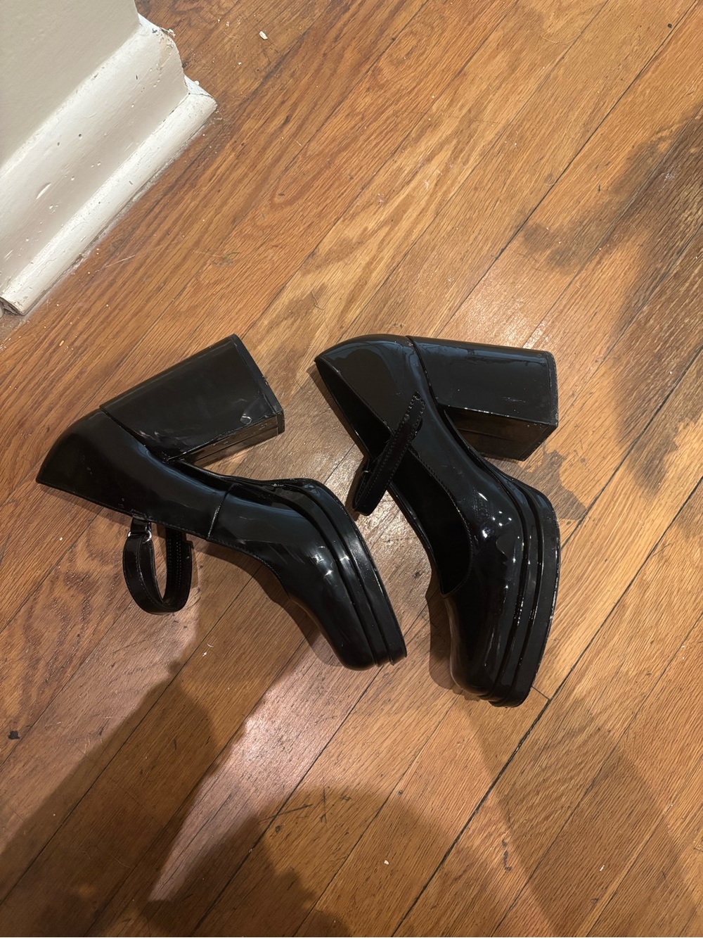 Steve Madden Black Patent Mary Jane Heels - Picture 4 of 4